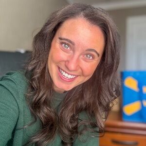 Meet your Posher, Mae